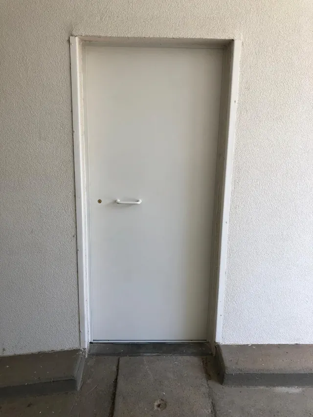 Porte d’entrée sous porche