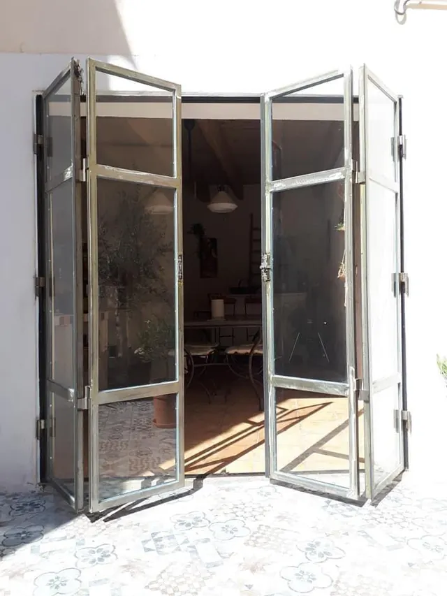 Portes vitrées à cadre acier